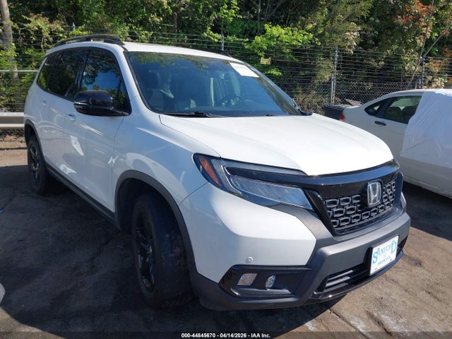 Salvage Honda Passport Image