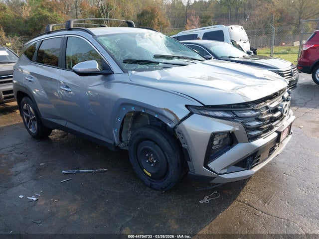 Salvage Hyundai TUCSON Image