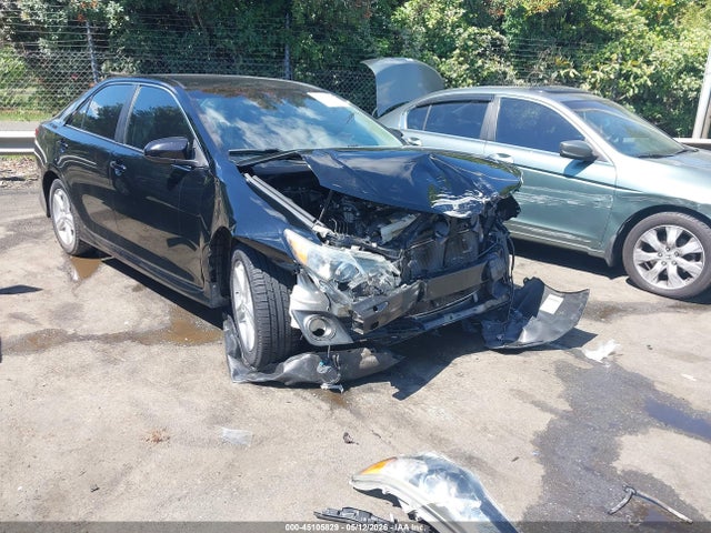 Salvage Toyota Camry Image