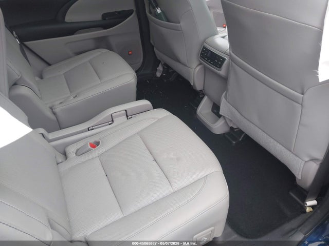 Toyota Highlander Limited Platinum V6