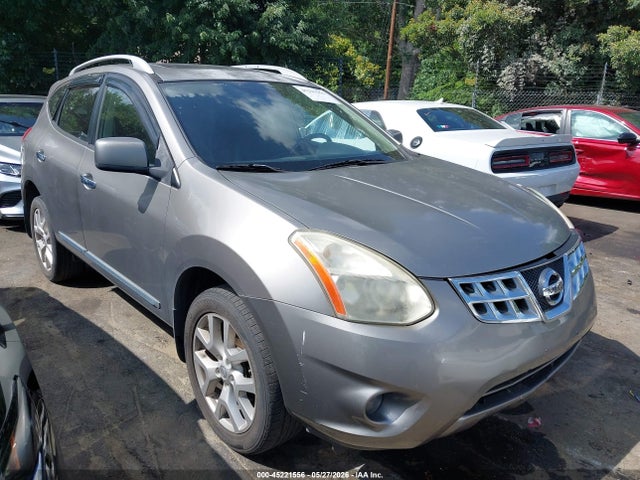 Salvage Nissan Rogue Image