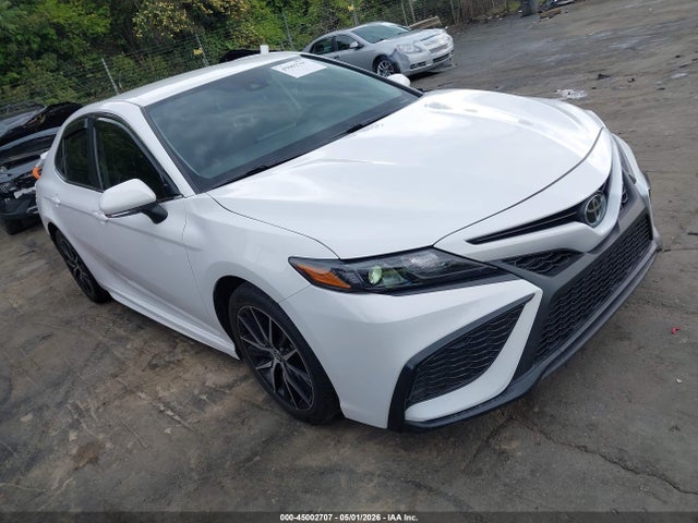 Salvage Toyota Camry Image