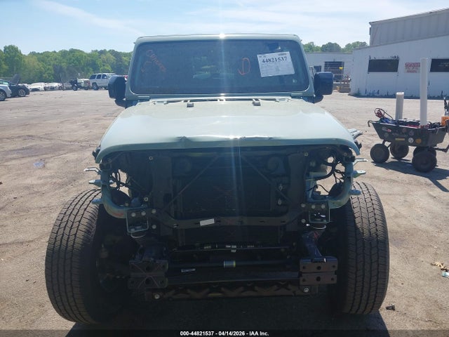 Jeep Wrangler 4-door Sahara 4x4