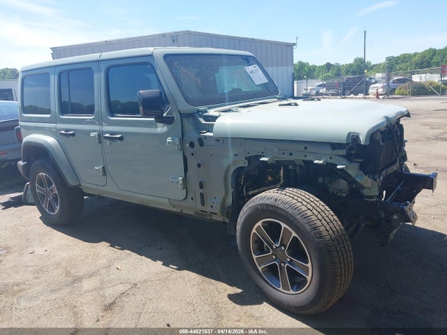 Jeep Wrangler 4-door Sahara 4x4