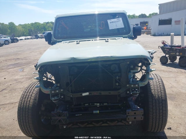 Jeep Wrangler 4-door Sahara 4x4