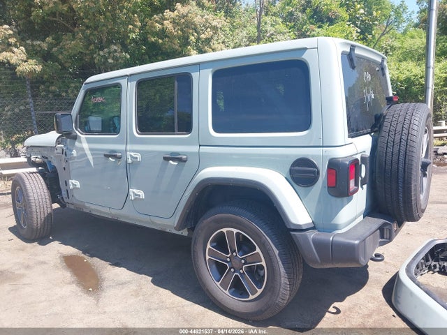 Jeep Wrangler 4-door Sahara 4x4