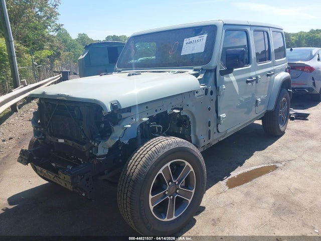Jeep Wrangler 4-door Sahara 4x4