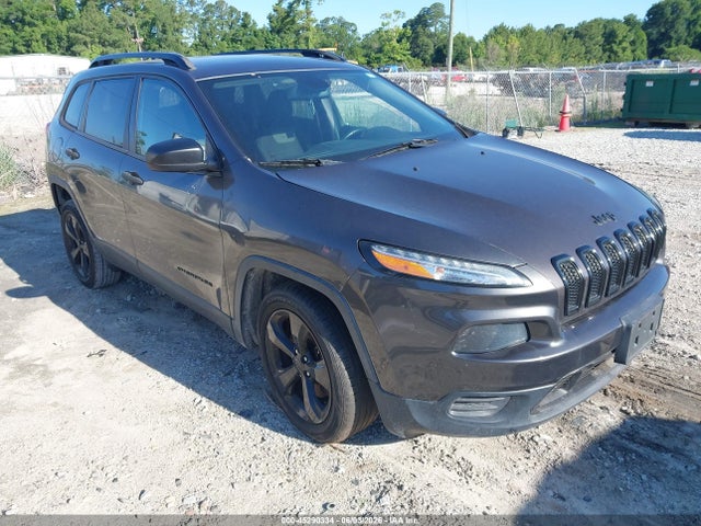Salvage Jeep Cherokee Image