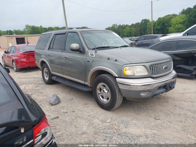 Salvage Ford Expedition Image