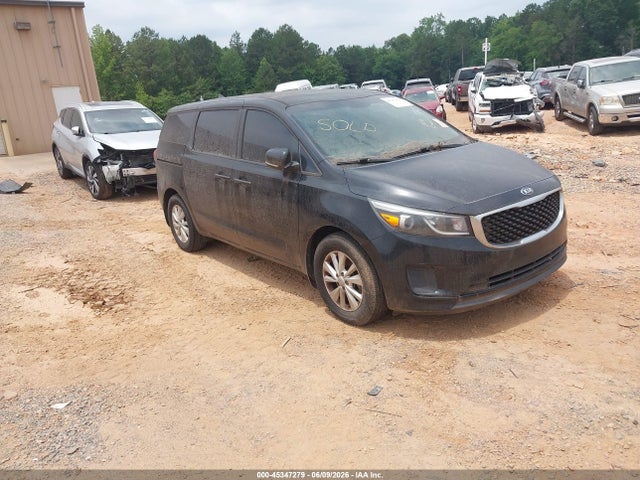 Salvage Kia Sedona Image