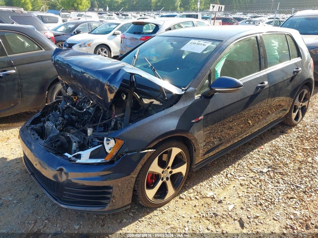 Volkswagen Golf S 4-door