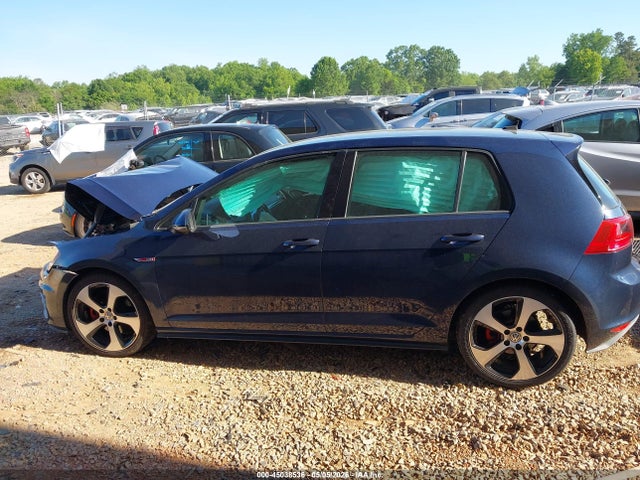 Volkswagen Golf S 4-door