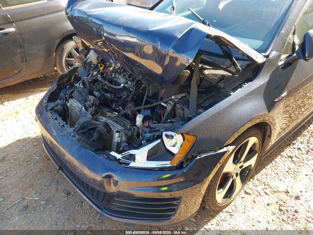 Volkswagen Golf S 4-door