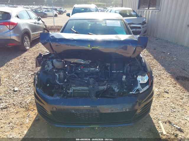 Volkswagen Golf S 4-door
