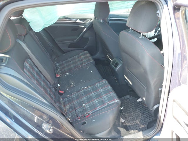 Volkswagen Golf S 4-door
