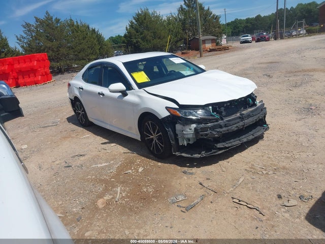 Salvage Toyota Camry Image