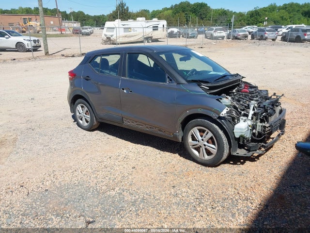 Salvage Nissan Kicks Image