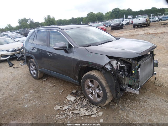 Salvage Toyota RAV4 Image