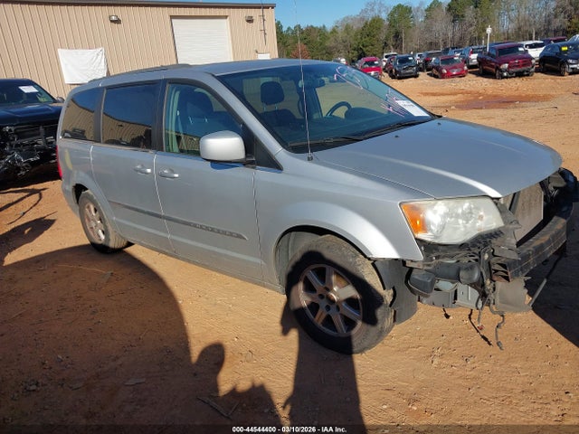 Salvage Chrysler Town & Country Image