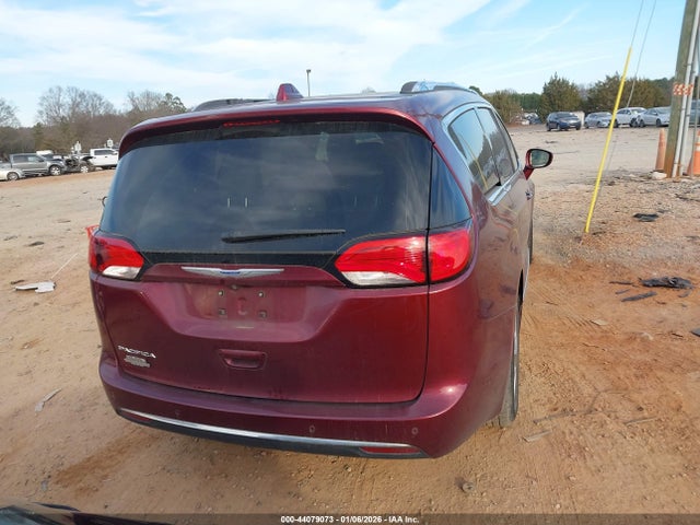 Chrysler Pacifica Touring L Plus