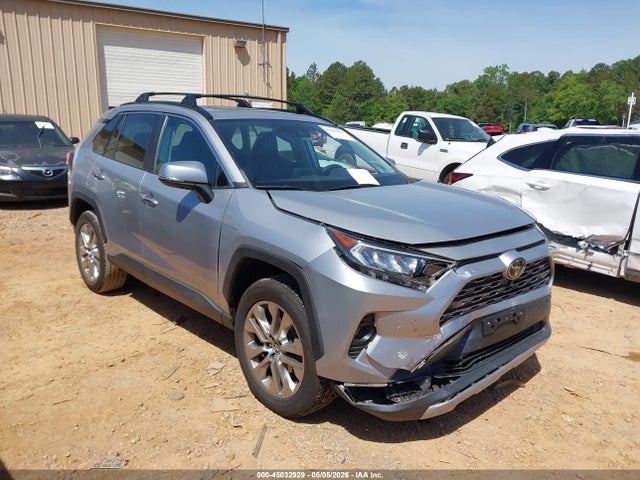 Salvage Toyota RAV4 Image