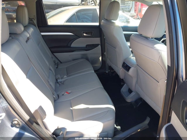 Toyota Highlander Xle V6
