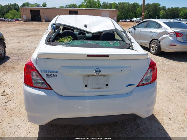 Nissan Versa