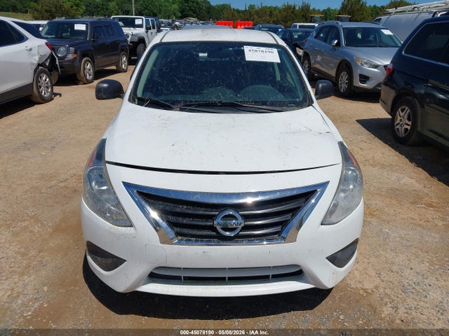 Nissan Versa