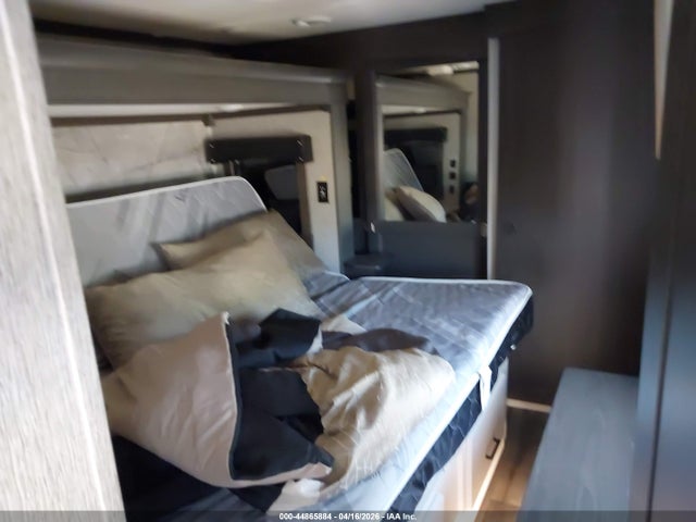 Redwood 3401rl Fifth Wheel