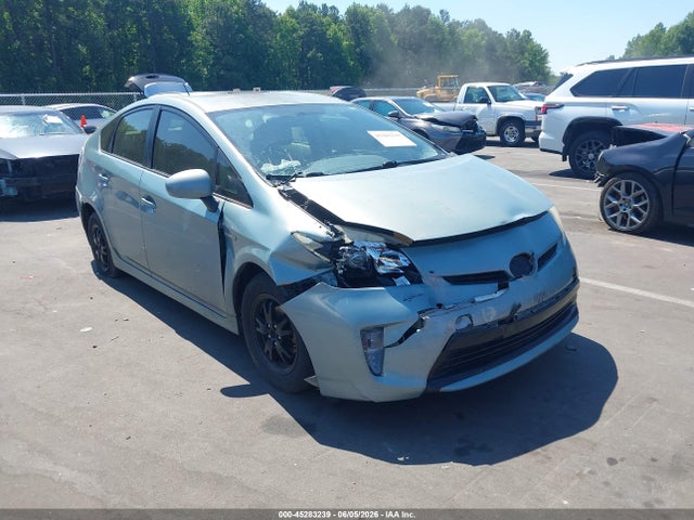 Salvage Toyota Prius Image