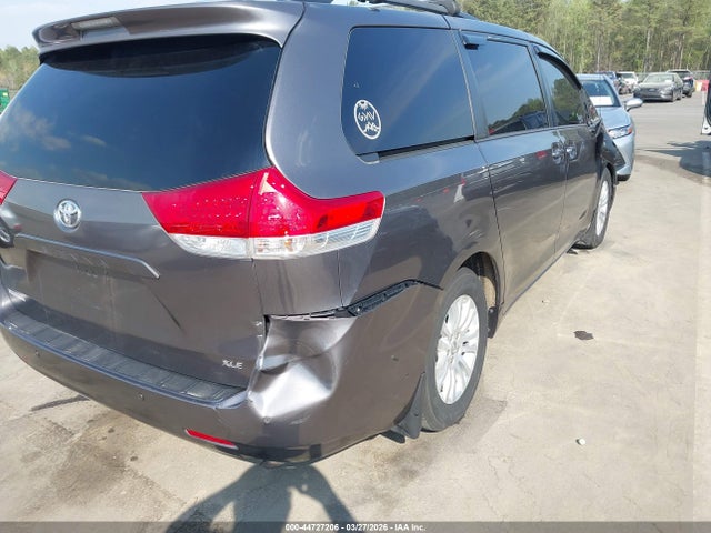 Toyota Sienna Xle V6 8 Passenger