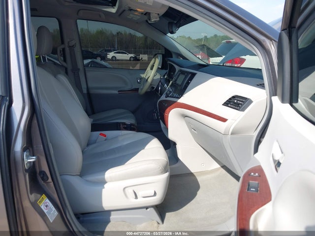 Toyota Sienna Xle V6 8 Passenger