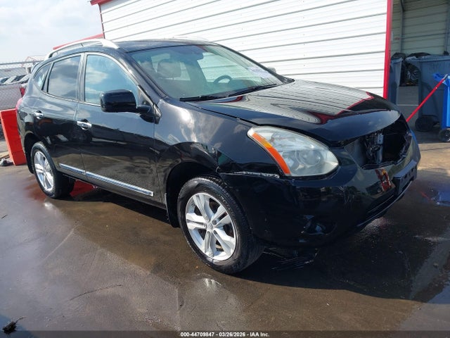 Salvage Nissan Rogue Image