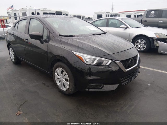 Salvage Nissan Versa Image