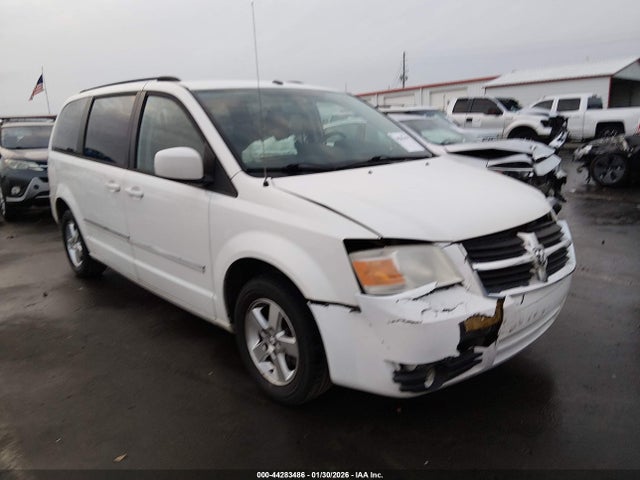 Salvage Dodge Grand Caravan Image