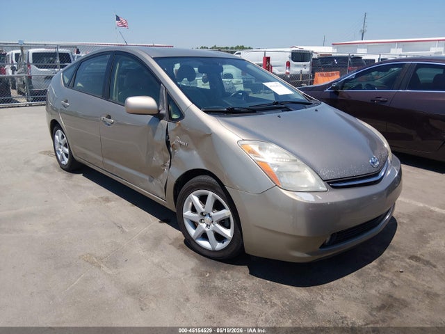 Salvage Toyota Prius Image