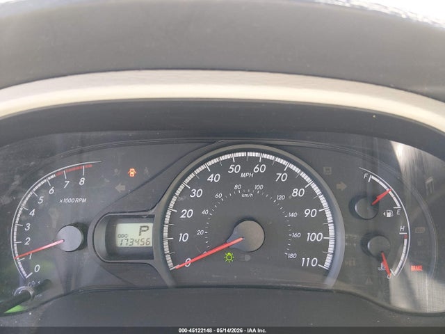 Toyota Sienna Le V6 8 Passenger