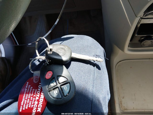 Toyota Sienna Le V6 8 Passenger