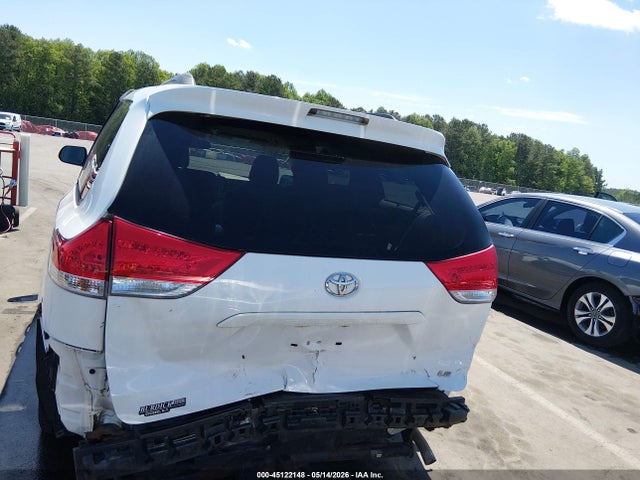 Toyota Sienna Le V6 8 Passenger