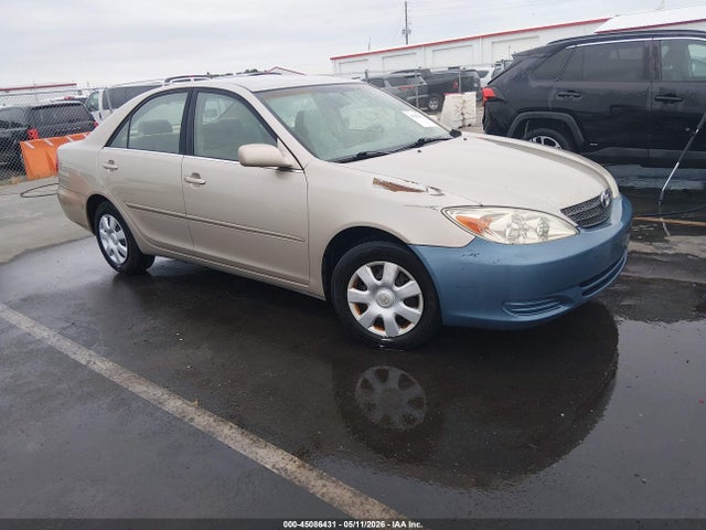 Salvage Toyota Camry Image