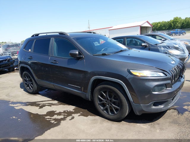 Salvage Jeep Cherokee Image
