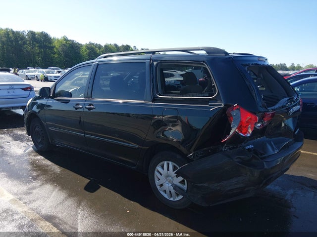 Toyota Sienna Le