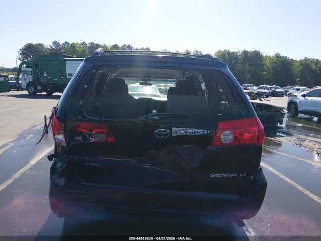 Toyota Sienna Le