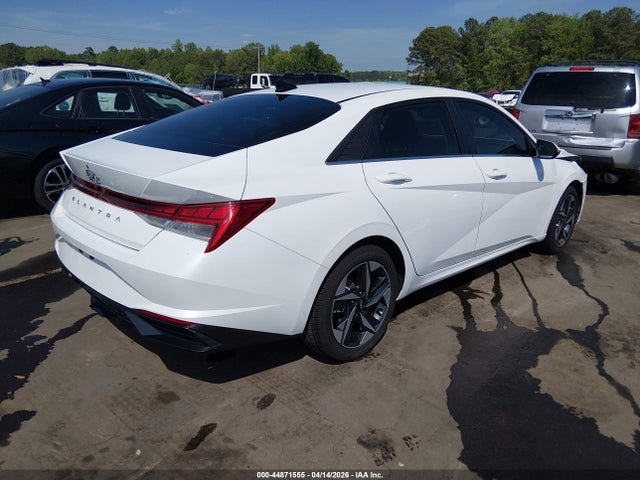 Hyundai ELANTRA Sel