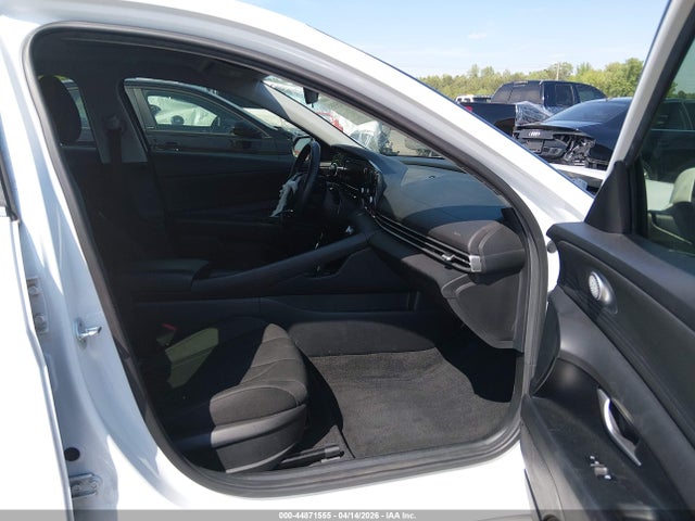 Hyundai ELANTRA Sel