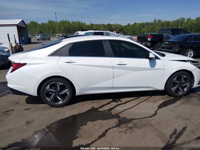 Hyundai ELANTRA Sel