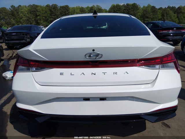 Hyundai ELANTRA Sel