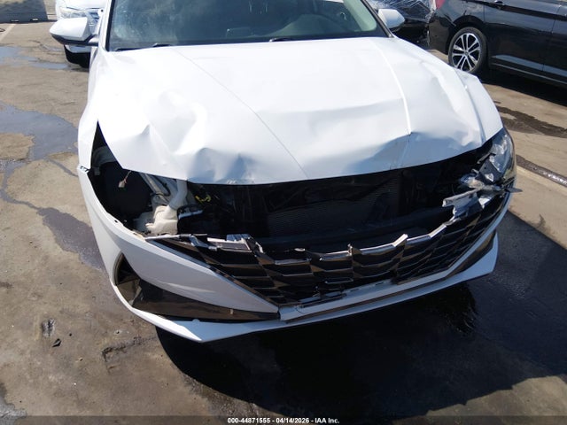 Hyundai ELANTRA Sel
