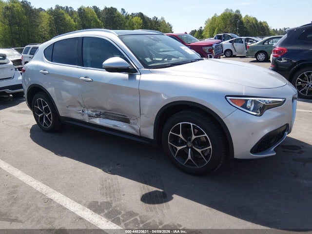 Salvage Alfa Romeo Stelvio Image