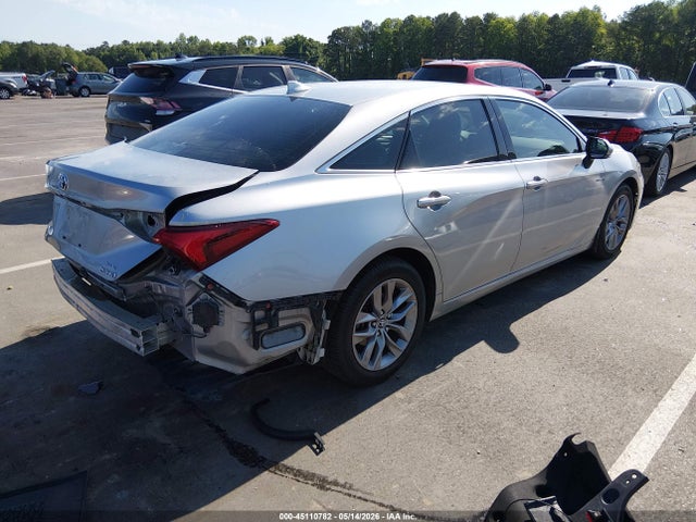Toyota Avalon Hybrid Xle
